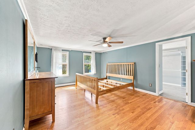 25 West St, Foxboro, MA 02035
