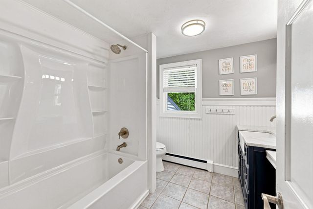 25 West St, Foxboro, MA 02035