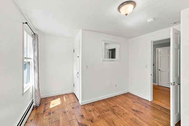 25 West St, Foxboro, MA 02035