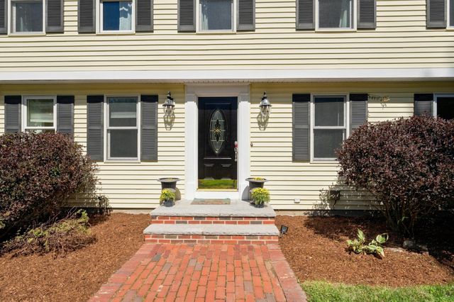 25 West St, Foxboro, MA 02035