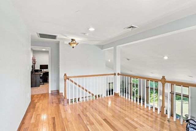 25 West St, Foxboro, MA 02035