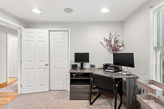25 West St, Foxboro, MA 02035