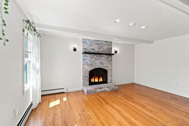 25 West St, Foxboro, MA 02035