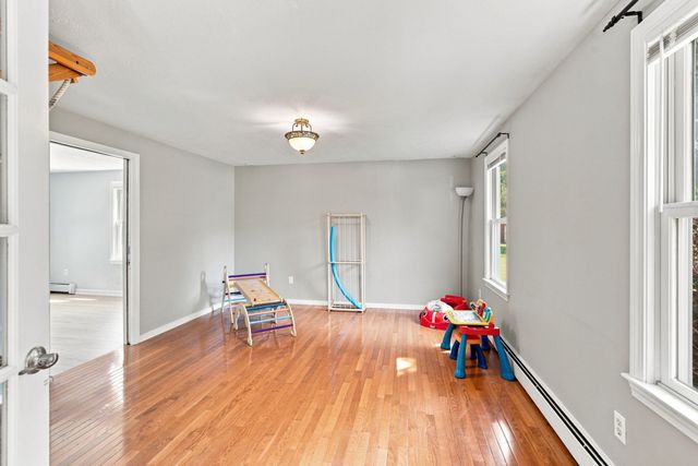 25 West St, Foxboro, MA 02035