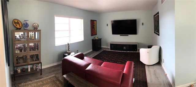 601 SE 5th Court 304, Fort Lauderdale, FL 33301