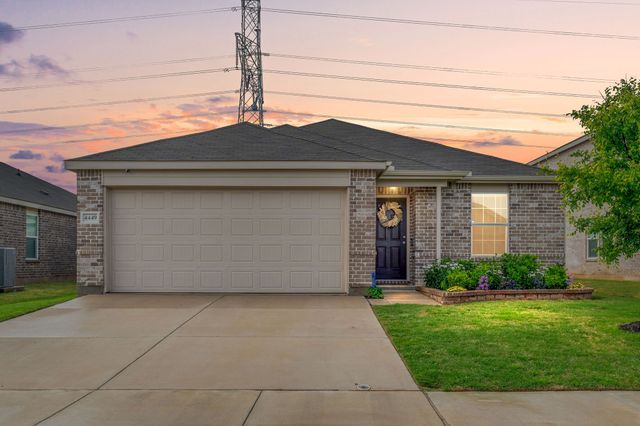 4449 Greenham Lane, Fort Worth, TX 76036