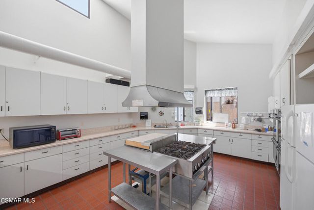 134 Poinsettia Gardens Drive 134, Ventura, CA 93004
