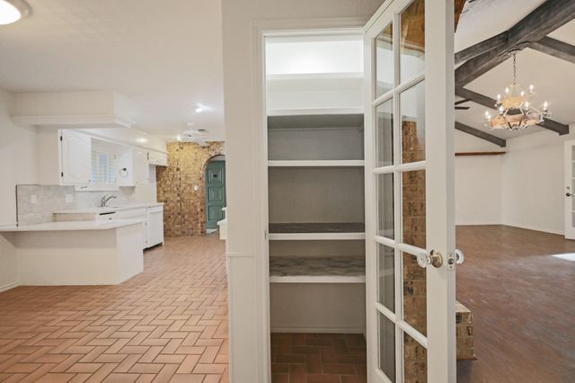 6805 Norfolk Avenue, Lubbock, TX 79413