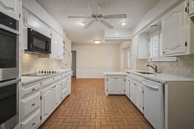 6805 Norfolk Avenue, Lubbock, TX 79413