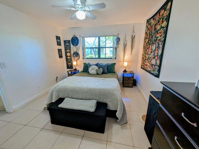 3935 NW 87th Avenue, Sunrise, FL 33351