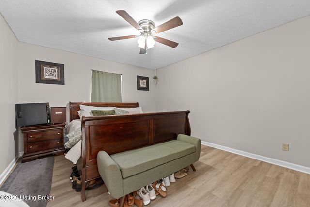 8603 Raintree Cir, Pewee Valley, KY 40056