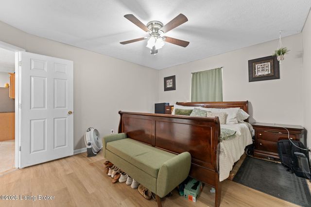 8603 Raintree Cir, Pewee Valley, KY 40056