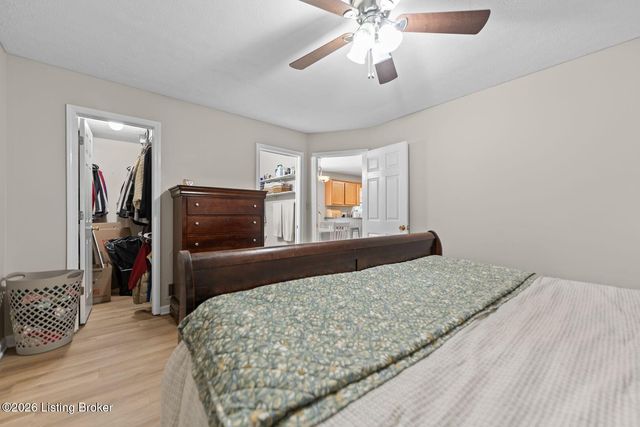 8603 Raintree Cir, Pewee Valley, KY 40056