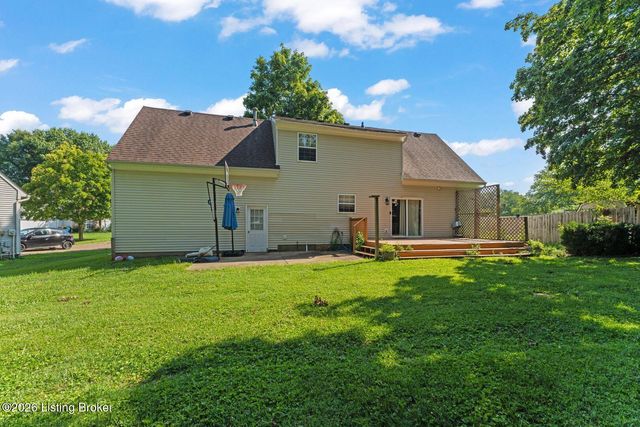 8603 Raintree Cir, Pewee Valley, KY 40056