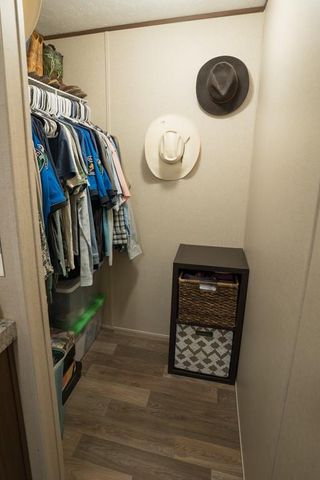 1096 County Road 447, Waelder, TX 78959