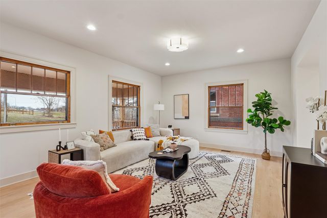 1010 24th Street, Des Moines, IA 50311