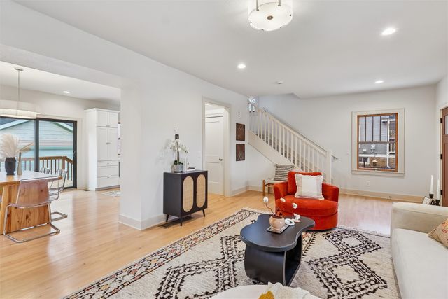 1010 24th Street, Des Moines, IA 50311