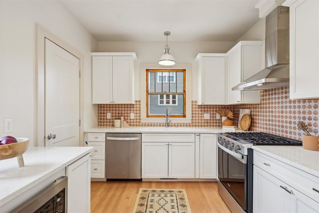 1010 24th Street, Des Moines, IA 50311