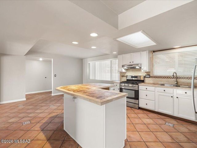 2912 S Rocene Place, Tucson, AZ 85730