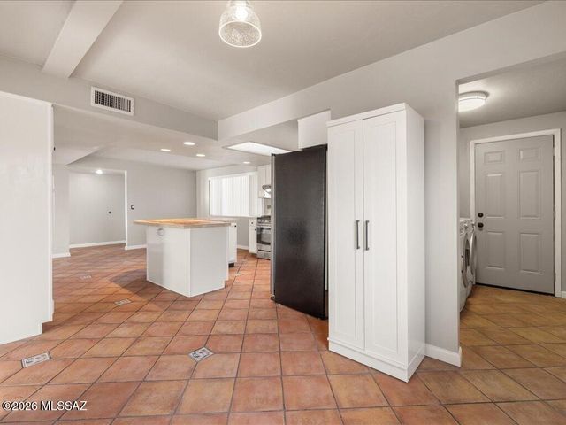 2912 S Rocene Place, Tucson, AZ 85730