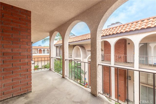 5477 Nestle Avenue 26, Tarzana, CA 91356