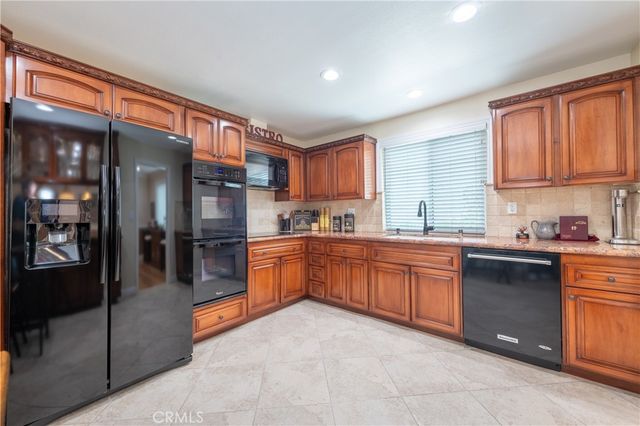 5477 Nestle Avenue 26, Tarzana, CA 91356