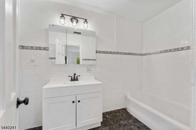 589 Westminster Ave, Elizabeth City, NJ 07208