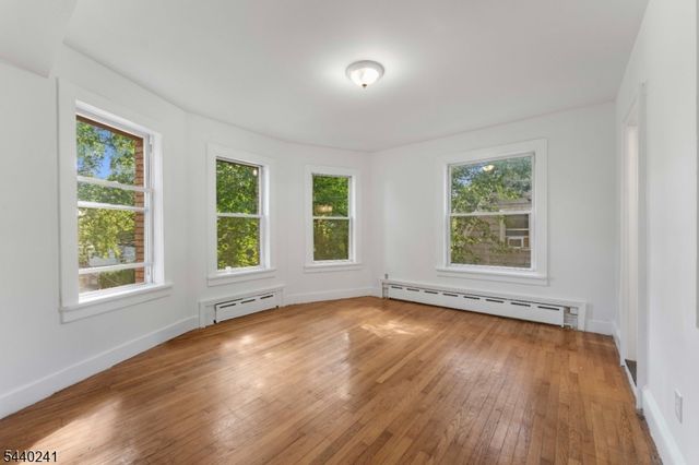 589 Westminster Ave, Elizabeth City, NJ 07208