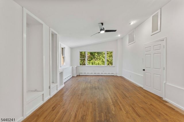 589 Westminster Ave, Elizabeth City, NJ 07208