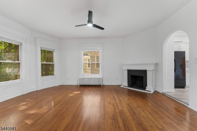 589 Westminster Ave, Elizabeth City, NJ 07208