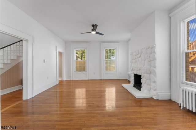 589 Westminster Ave, Elizabeth City, NJ 07208