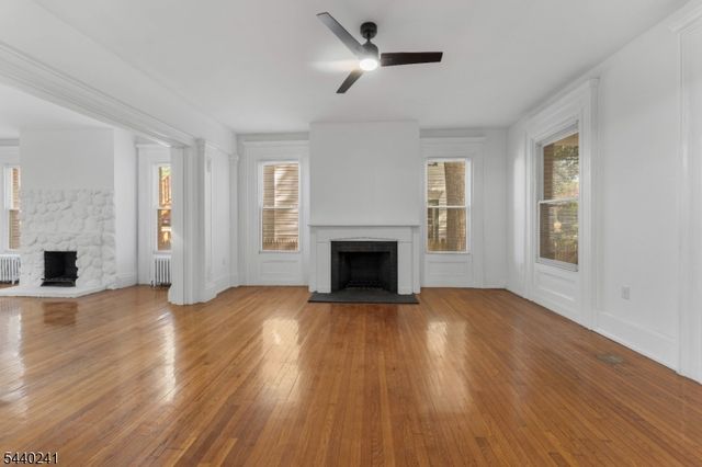 589 Westminster Ave, Elizabeth City, NJ 07208