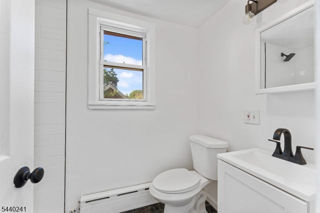 589 Westminster Ave, Elizabeth City, NJ 07208