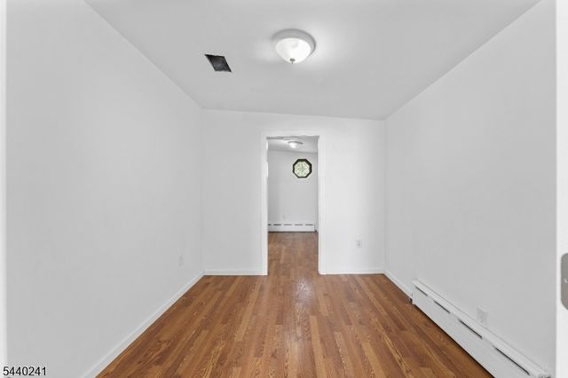 589 Westminster Ave, Elizabeth City, NJ 07208