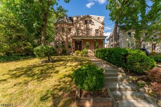 589 Westminster Ave, Elizabeth City, NJ 07208