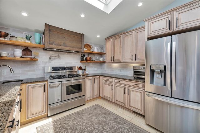 412 Seabreeze Drive, St Simons Island, GA 31522