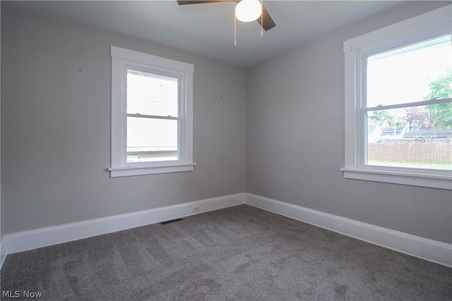 65 Duquesne Street, Columbiana, OH 44408
