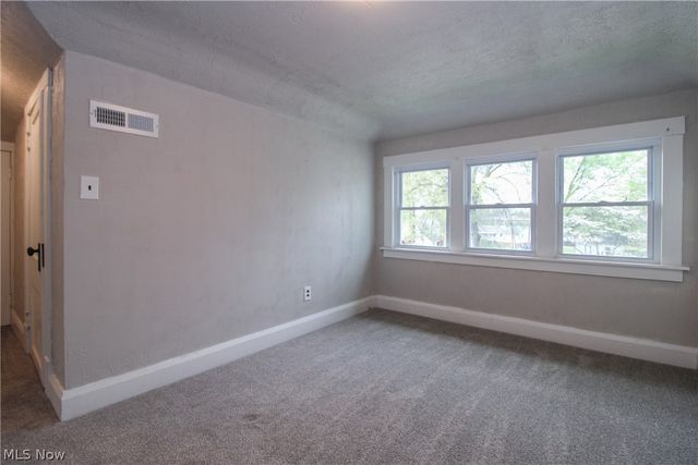 65 Duquesne Street, Columbiana, OH 44408