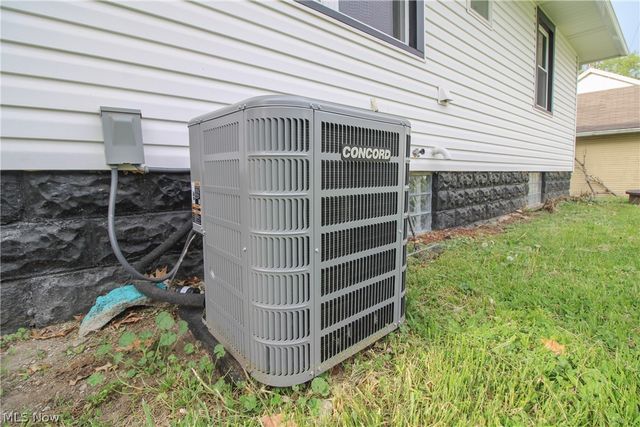 65 Duquesne Street, Columbiana, OH 44408