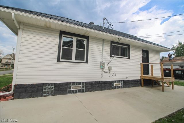 65 Duquesne Street, Columbiana, OH 44408