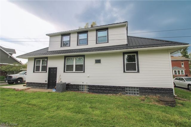65 Duquesne Street, Columbiana, OH 44408