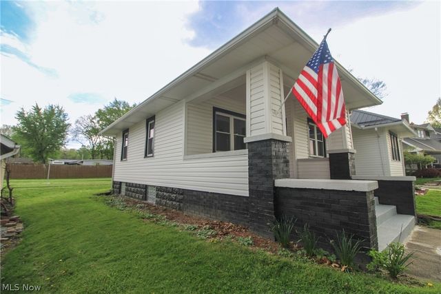 65 Duquesne Street, Columbiana, OH 44408