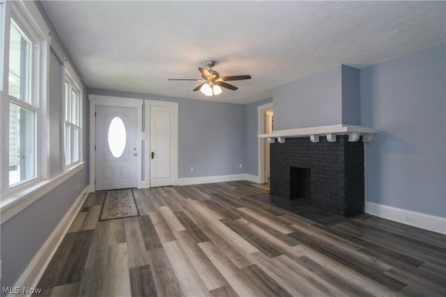 65 Duquesne Street, Columbiana, OH 44408