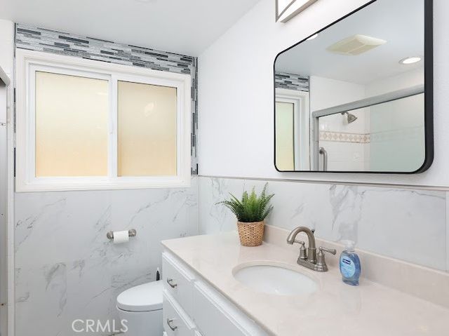 9451 Hyannis Port Dr, Huntington Beach, CA 92646