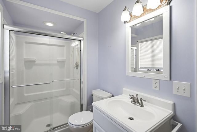 72 ROSALYN DR, Manahawkin, NJ 08050