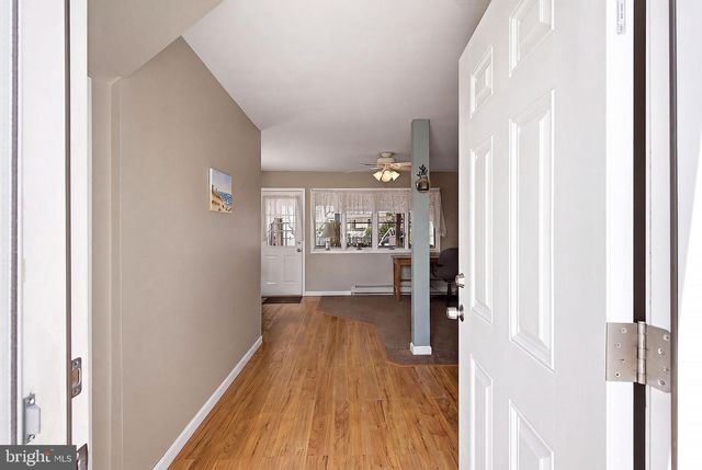 72 ROSALYN DR, Manahawkin, NJ 08050