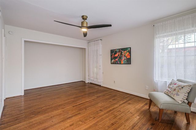 2601 Briarhurst Drive, Houston, TX 77057