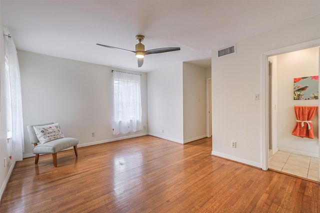 2601 Briarhurst Drive, Houston, TX 77057