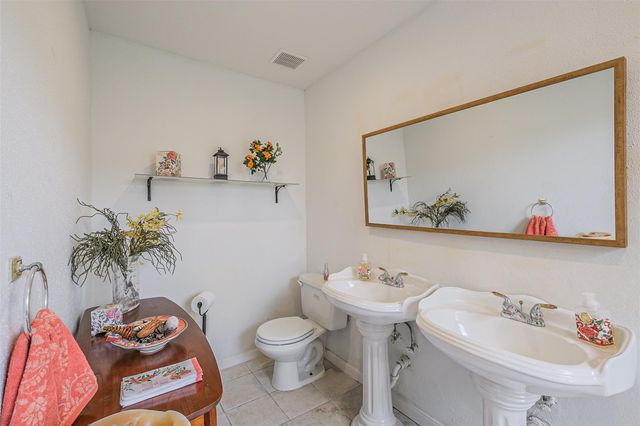 2601 Briarhurst Drive, Houston, TX 77057