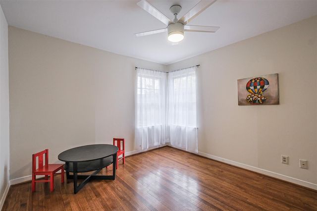 2601 Briarhurst Drive, Houston, TX 77057